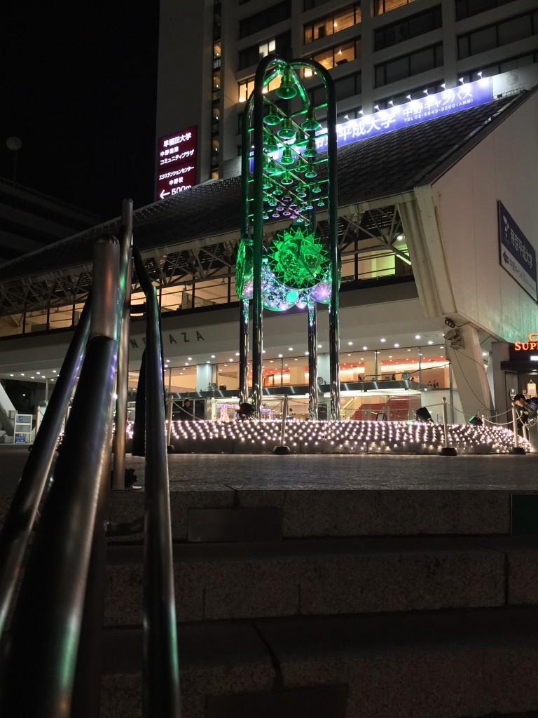 サンプラザ時計台光の装い