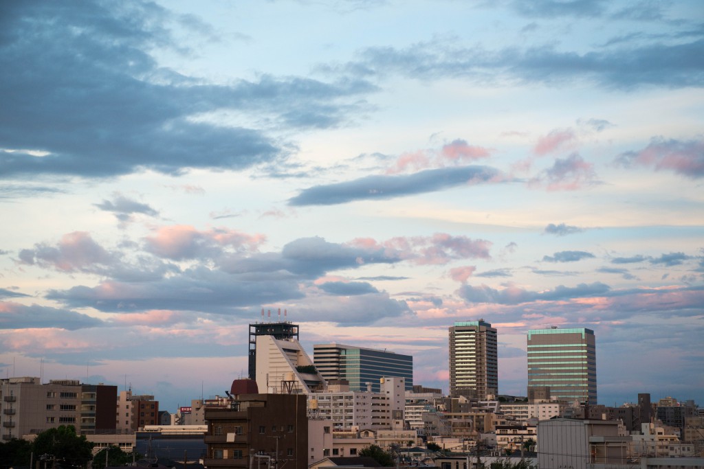 夜明けの空の反対側