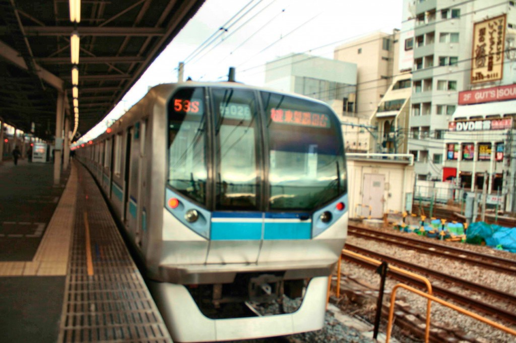 中野駅停車中の東京メトロ東西線京葉勝田台行