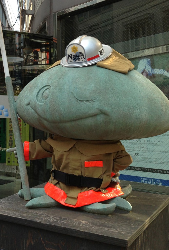 消防士姿のかせいチャン